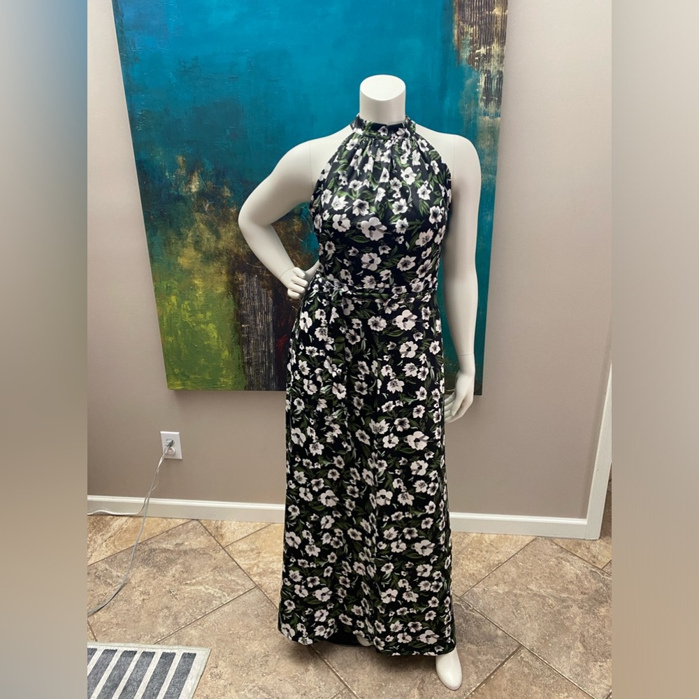 Bebe floral maxi dress in black green and white. Size 16.